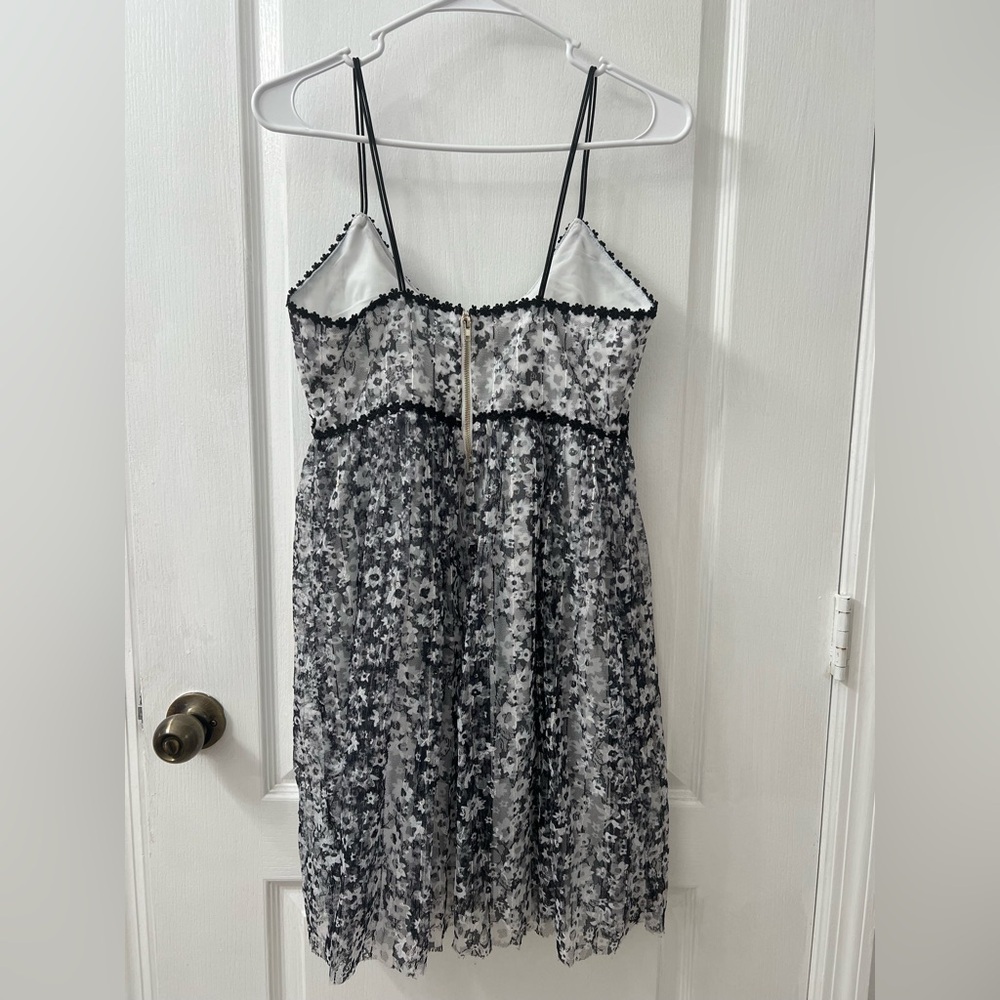 Romeo + Juliet Couture Blackwhite Floral Iridescent sequin mini dress (Size S) - Picture 9 of 11